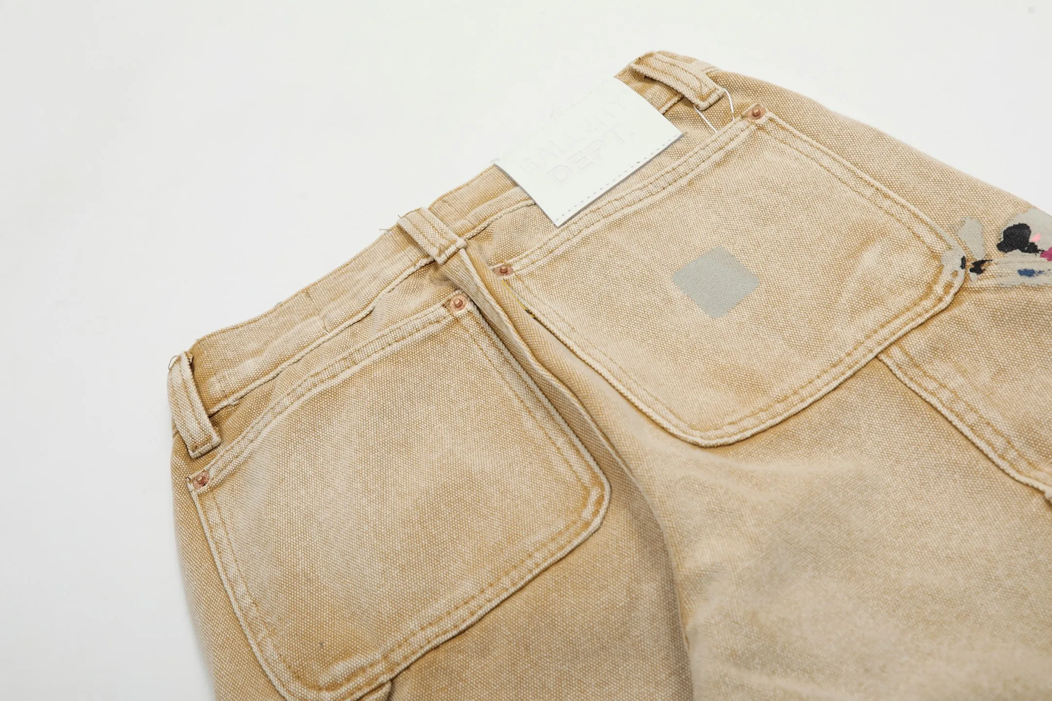 #8129 P250💰 GALLERY DEPT American retro splash-ink splicing micro-horn logging overalls raw edge jeans - Original purchase and pattern making to truly restore the ultimate texture of Vintage - Original hardware accessories, washed and other elevators, QR code analysis are all purchased from the original factory, high degree of restoration, welcome to compare with a certain product~ - Three-dimensional version Loose and comfortable, not picky about the figure, taller and slimmer, factory Seiko, original factory quality control, same style for men and women, can be matched with couples Versatile recommendation: must-have jeans for all seasons Size: S-XXL (28-36)